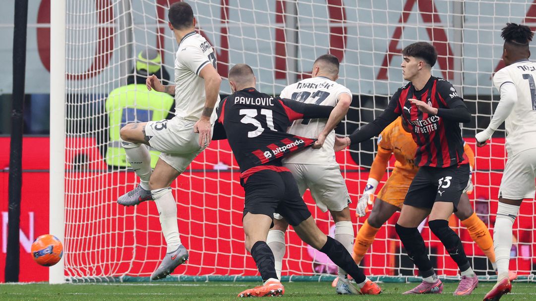 Шефът на съдиите в Италия коментира спорната ситуация от края на Милан - Лацио