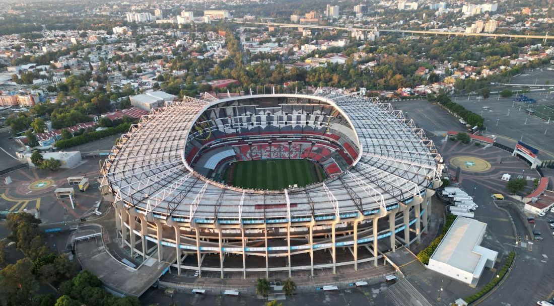 Мексико ще приеме Португалия в откриването на реновирания „Ацтека“