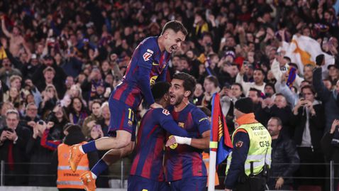  Барселона наказа и Атлетико Мадрид и остава водач 