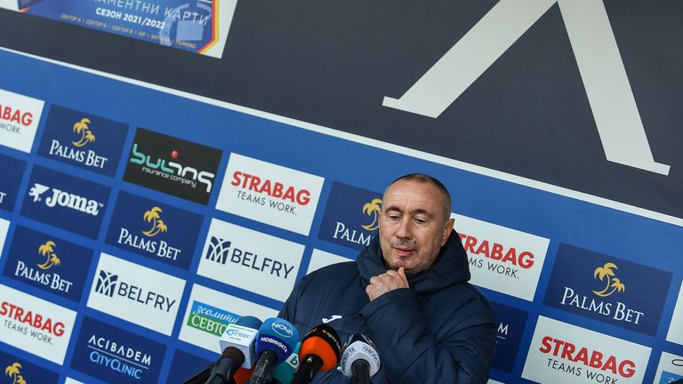 Станимир Стоилов: Няма да имаме извинение, ако не играем добре срещу Локомотив (Пловдив)