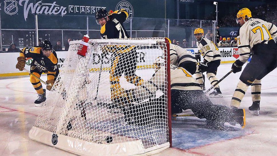 Бостън се наложи над Питсбърг в "Зимната класика" на открито в НХЛ
