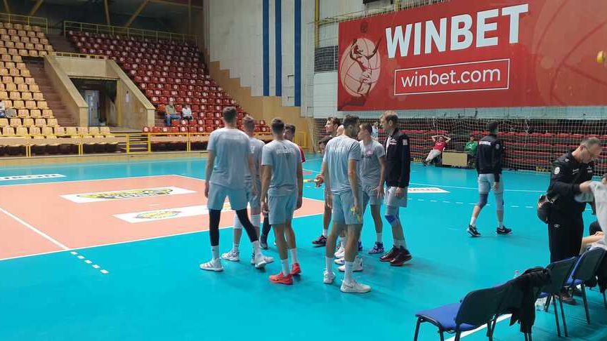 Нефтохимик започна подготовка за Купата на България