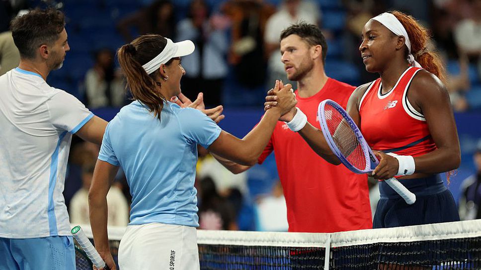 Съставите на САЩ и Австралия започнаха с победи участието си