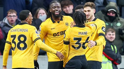  Уулвс постави завършек на черната серия и разруши Уест Хам за първа победа през сезона 