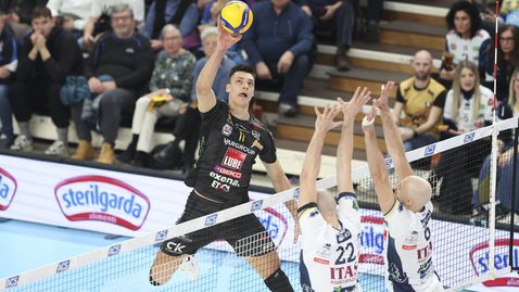 Алекс Николов заби 24 точки, Тренто се справи с Лубе