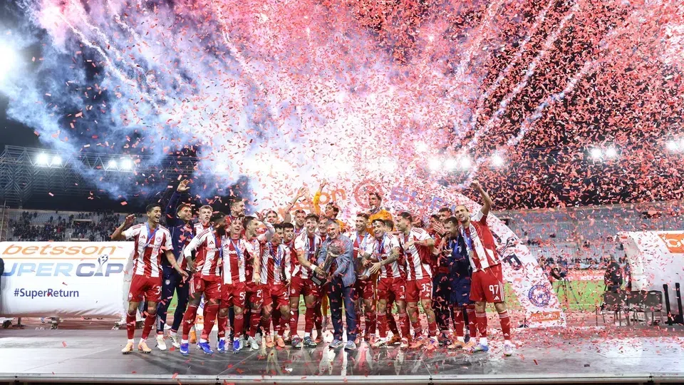 Шампионът на Гърция Олимпиакос спечели суперкупата на страната след като