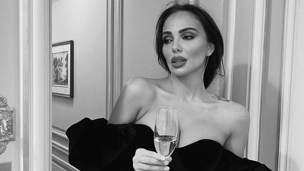 Николета не спира да се фука с тялото си