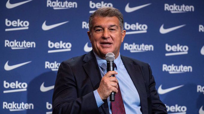  Лапорта показа Обамеянг, разяснява Холанд и уточни задачите за сезона 