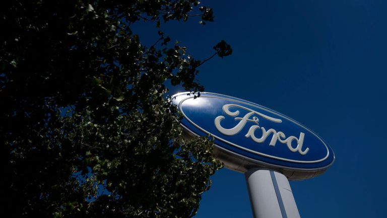 Американският автомобилен гигант Форд официално обяви че се завръща във