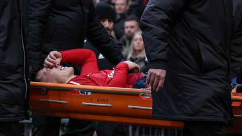 Проблемите на Ман Юнайтед нямат край: Лисандро Мартинес аут до края на сезона