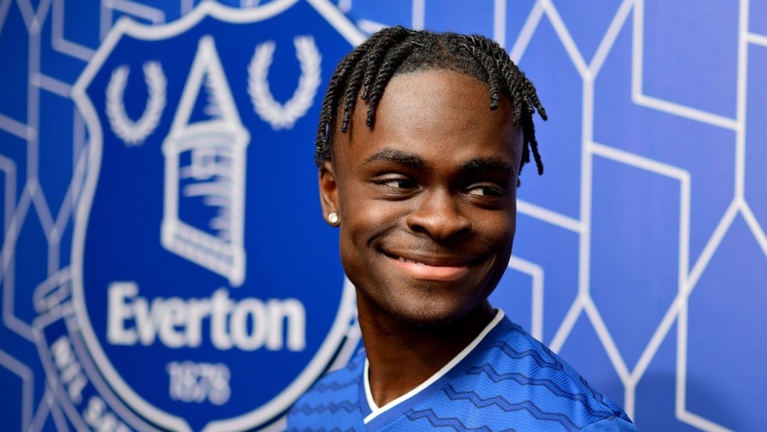 Евертън взе крило от Челси за заместник на Грийлиш