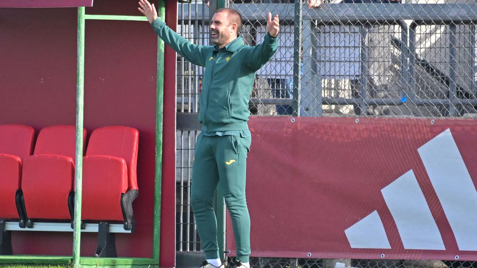 Последният в Серия А Верона е решил да се довери