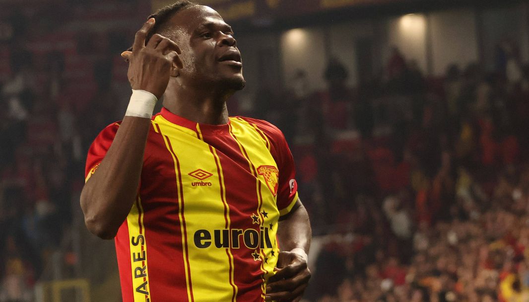 Важен халф от тима на Мъри Стоилов ще премине в Бешикташ