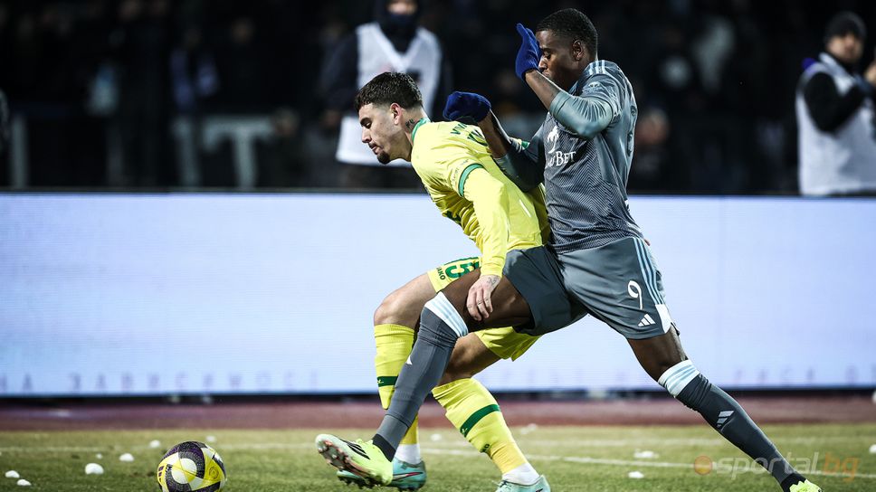 11-те на Левски и Ботев (Враца), Хуан Переа води атаката на "сините"