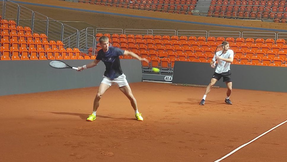 Националите на България вече тренират в пълен състав в зала