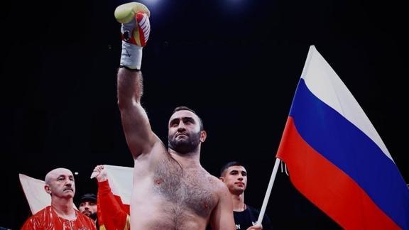 Мурат Гасиев стана пълноправен шампион на WBA, но остана без съперник