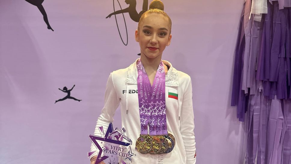 Блестяща! Никол Тодорова с четири златни и един сребърен медал в Чикаго!