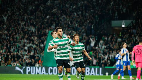 Дузпа даде аванс на Спортинг след първата битка с Порто