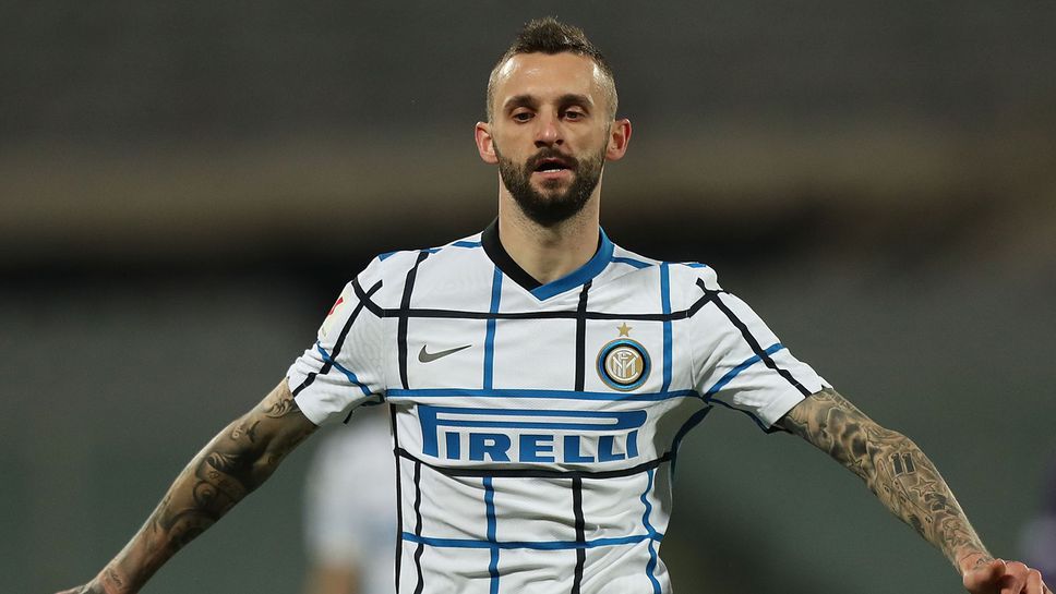 Марсело Брозович си татуира емотикон