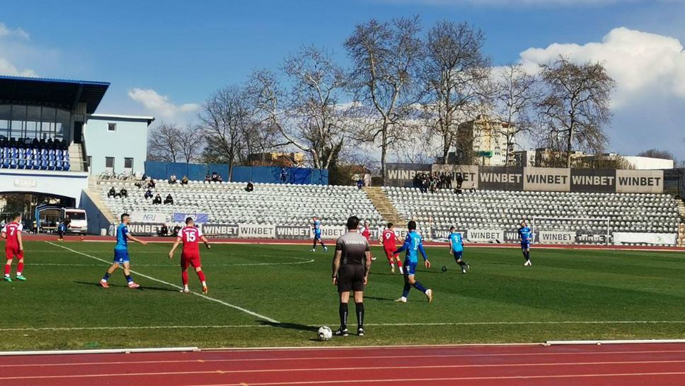 Без голове на дербито в Тервел