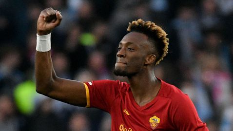  Тами Ейбрахам допира 60-годишен връх 