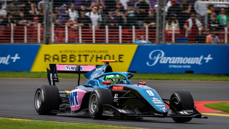 Българският пилот във Формула 3 Никола Цолов завърши на 8 о