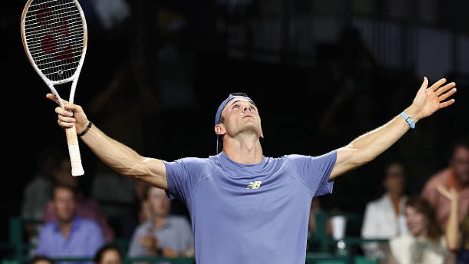 Генералният секретар на БФПС Димитър Бобев коментира че всички от