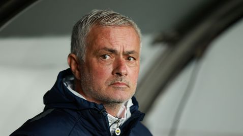 "Моуриньо в лудница": Галатасарай намекна, че Жозе е психично болен