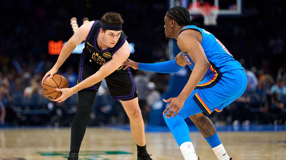 Остин Рийвс скочи на фен на Оклахома Сити заради Дончич