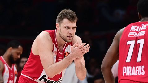 Олимпиакос отново допусна АСВЕЛ близо до себе си