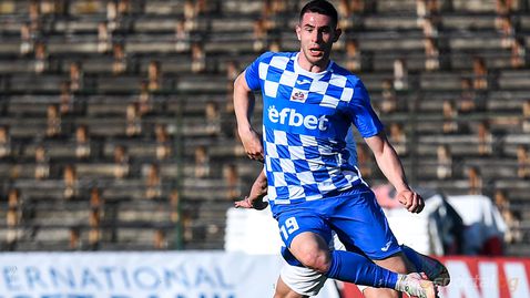  Клуб от италианската Серия C с интерес към български нападател 