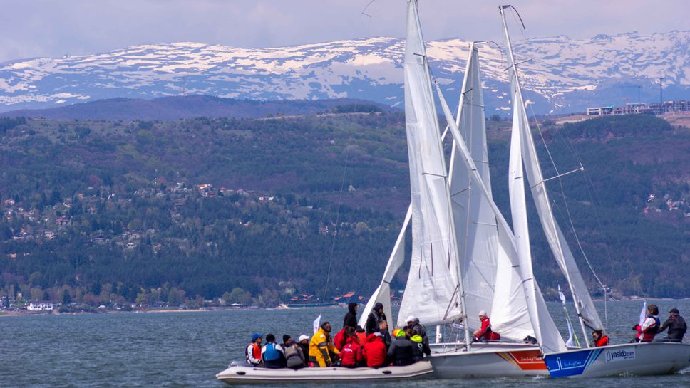Екипажът на Ултрамарин спечели първия кръг в Шампионската лига по ветроходство