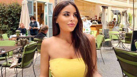  Гаджето на Мбапе влудява с транспарантна блуза 