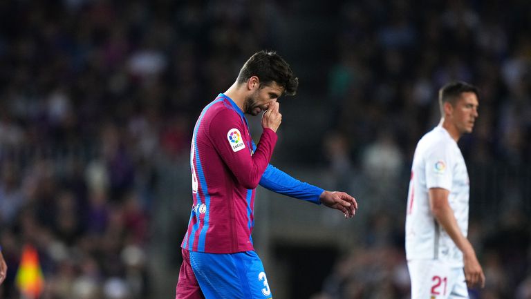 Защитникът на Барселона Жерард Пике остава под въпрос за съботното