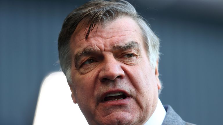 От Лийдс са се разбрали с опитния наставник Сам Алардайс