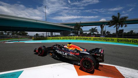  Верстапен завоюва оспорваната подготовка в Маями 