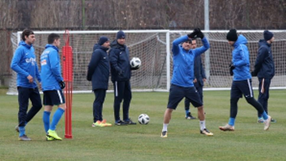 Футболистите на Левски тренират преди мача с Верея