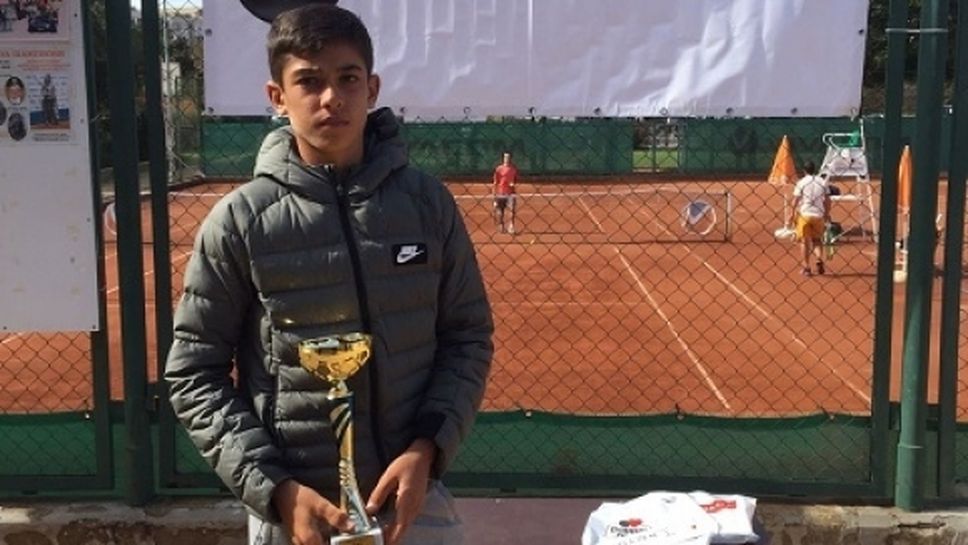 Младите таланти на българския тенис – Адрияно Дженев