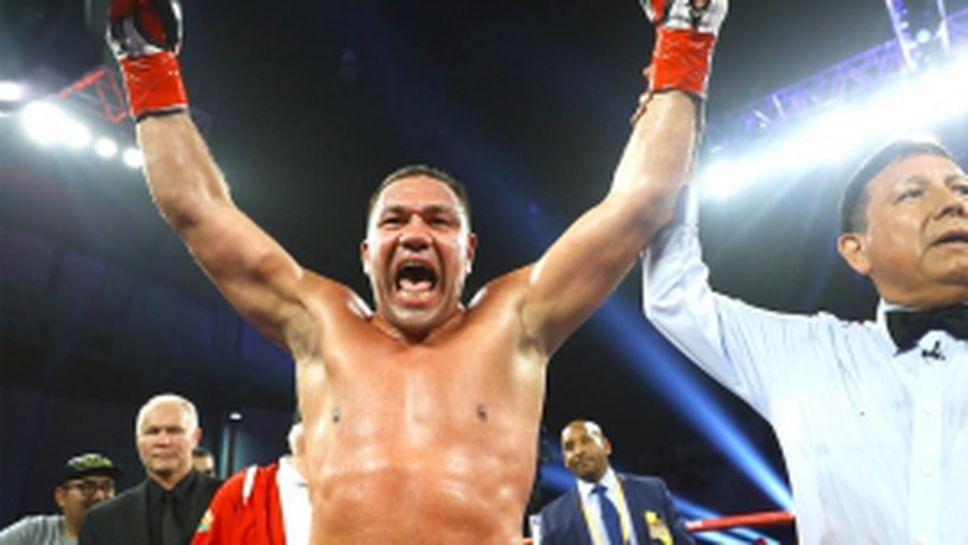 Триумфът на Кубрат Пулев над Богдан Дину в снимки