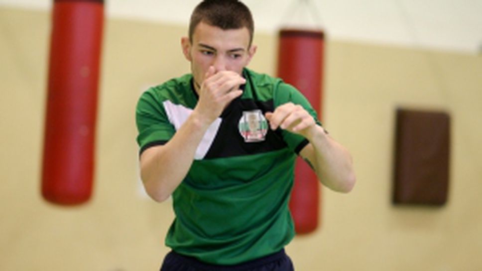 Светкавичен удар с Кирил Русинов