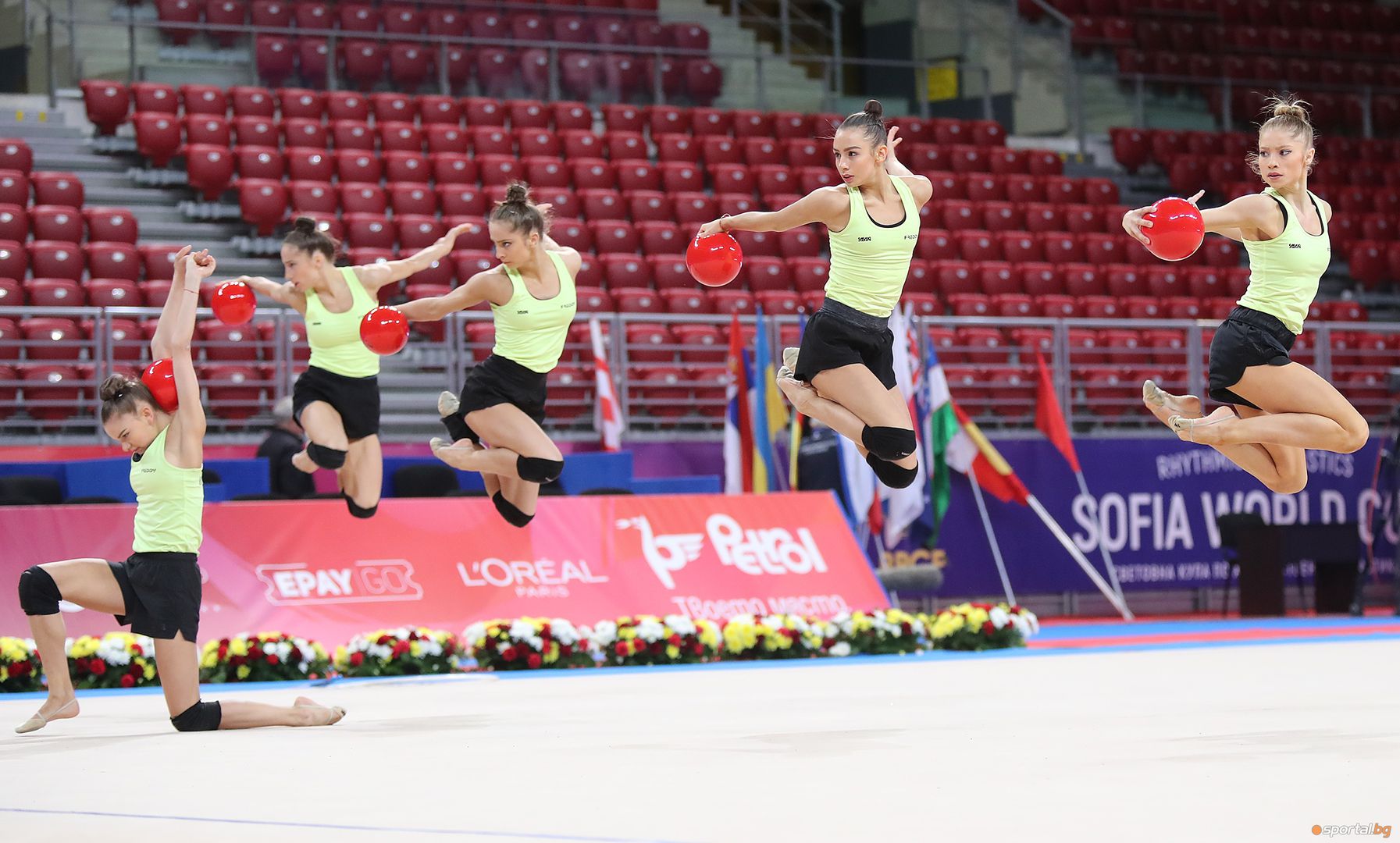 Подиум тренировка на националния ансамбъл по художествена гимнастика