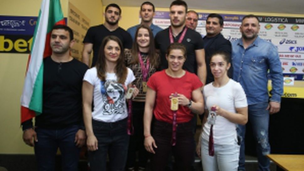 Пресконференция на медалистите от ЕП по борба