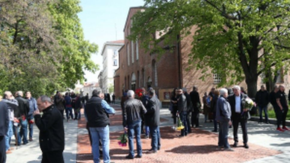 Поклонение на Красимир Безински