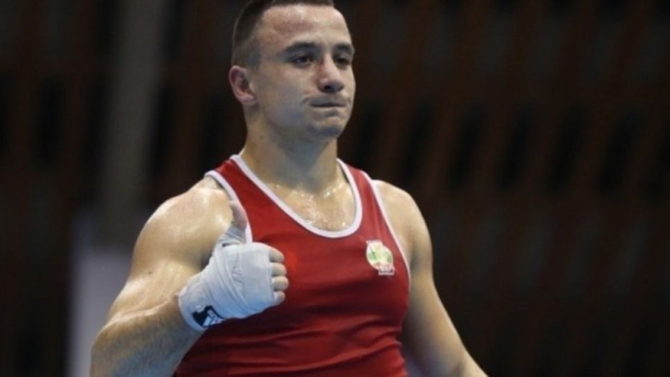 (АРХИВ) Радослав Панталеев започна с победа на Световното, Боян Асенов отпадна