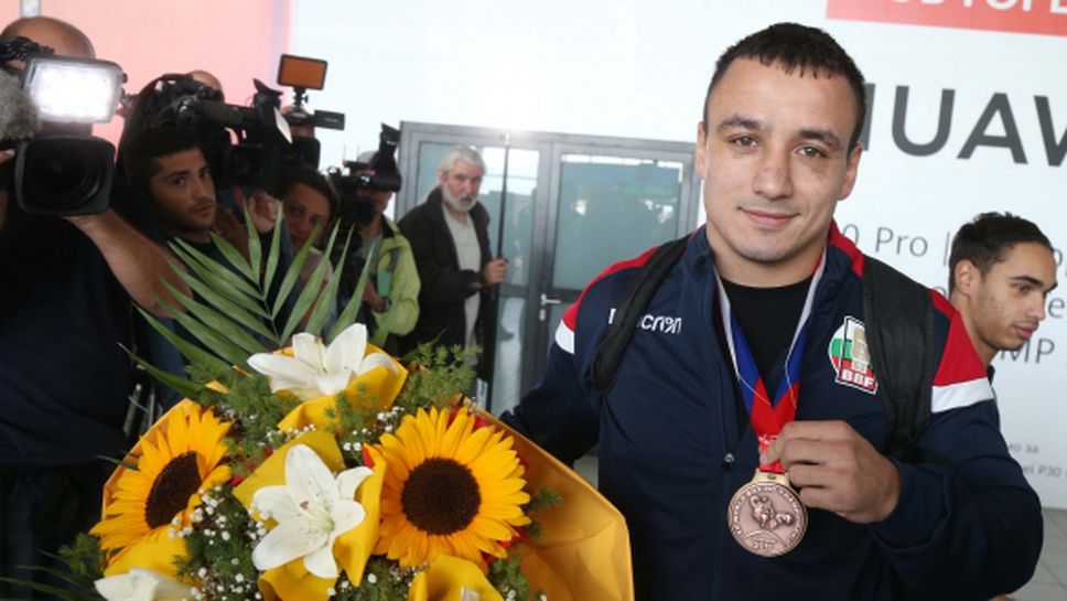 (АРХИВ) България се класира на 10-о място по медали на Световното първенство по бокс