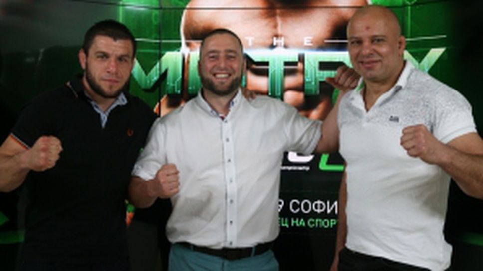 Бойците Тони Маркулев и Камен Георгиев в студиото на Sportal.bg преди SFC8 THE MATRIX