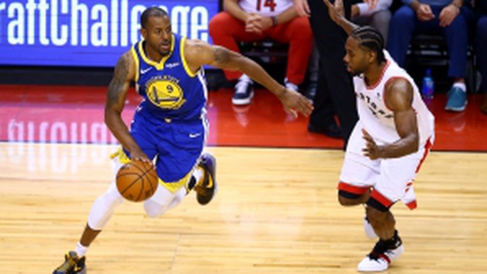 Голдън Стейт остава в битката за титлата след успех с една точка