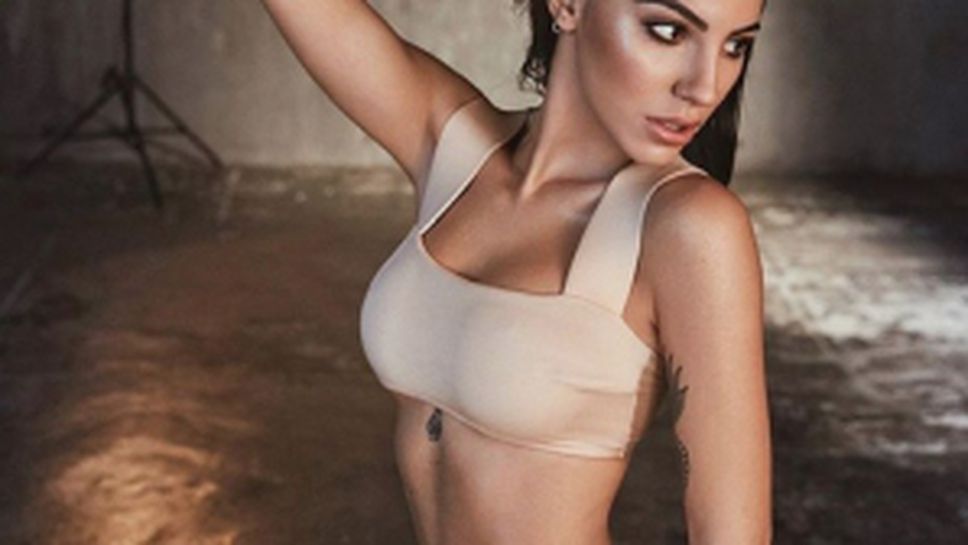 Джулия де Лелис