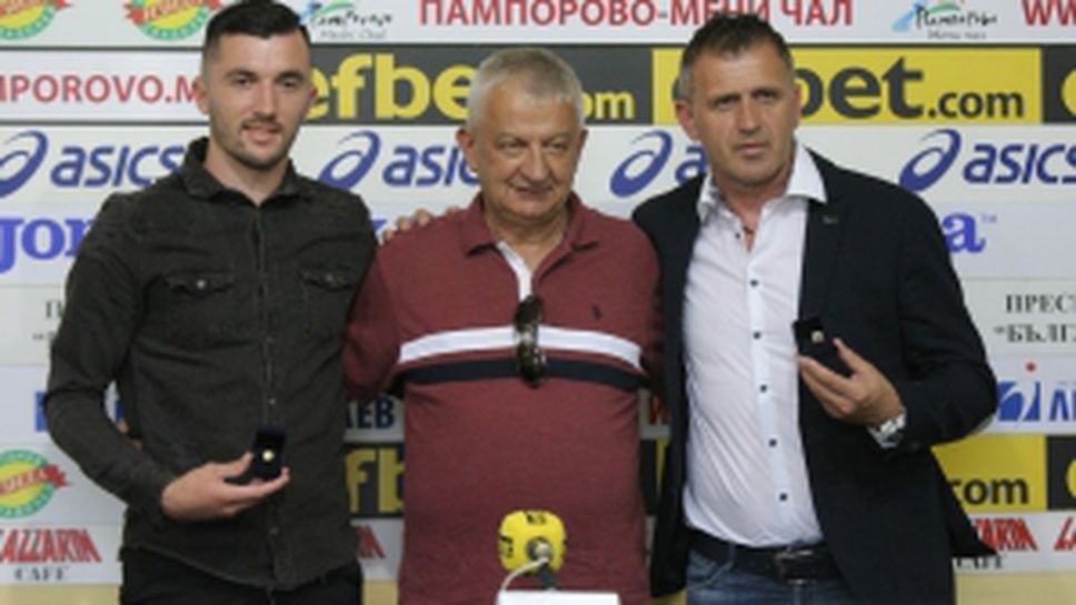 Локомотив Пловдив - треньор и футболист на месеца