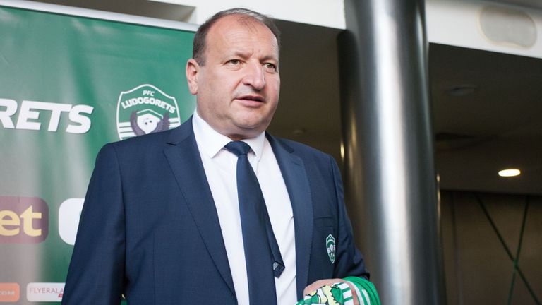  Караманджуков се видя с Наско Сираков и Стоилов 